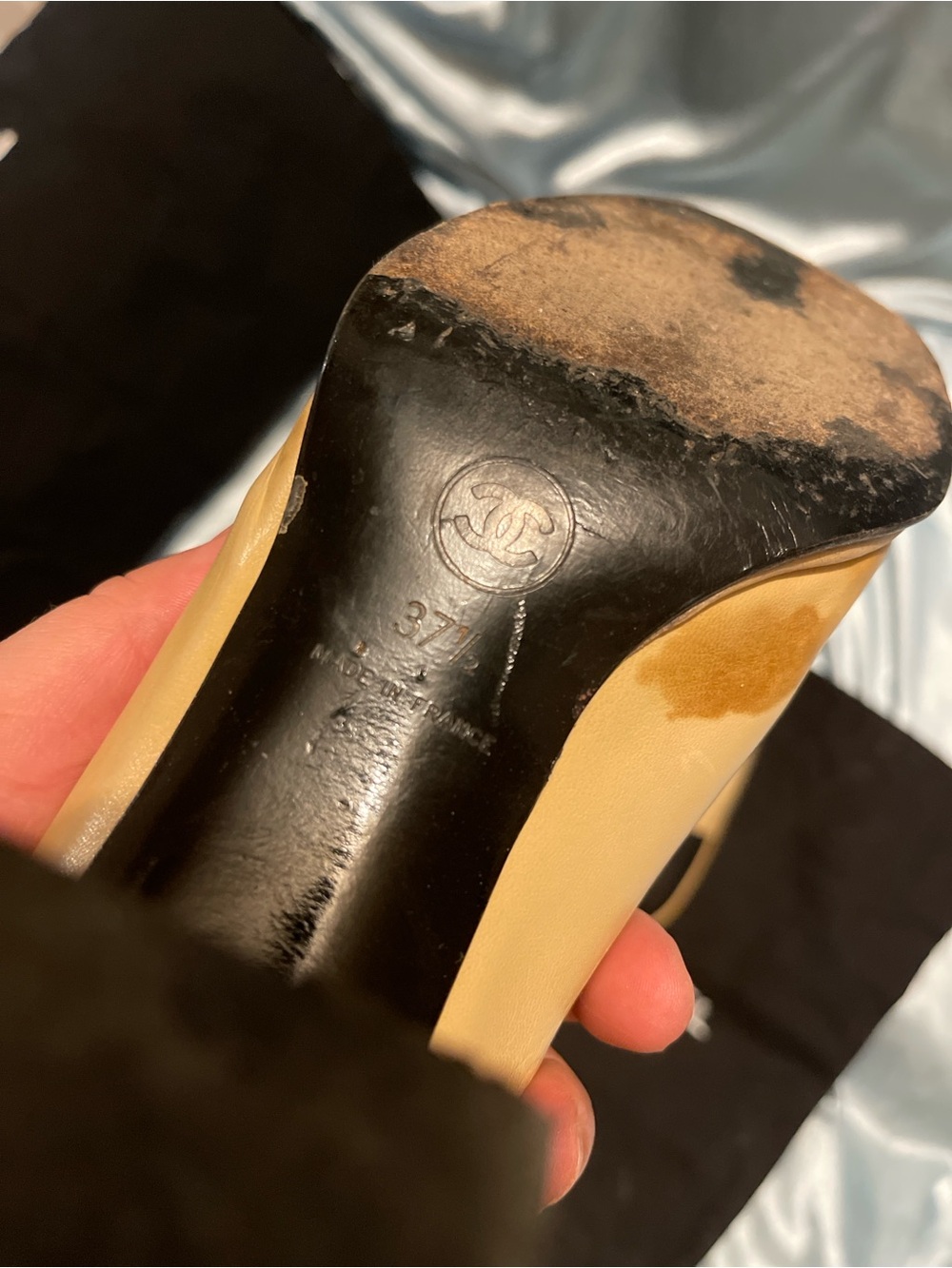CHANEL Beige Leather Ballet Flats with Black Cap-Toe and CC Logo - Picture 8 of 11